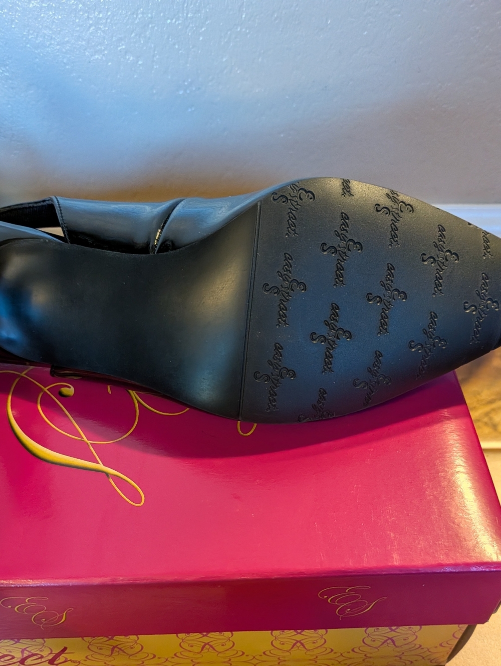 NWT! Easy Street Patent  Slingback Pumps in BLACK Size 11M - Picture 3 of 4